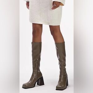 ASOS Topshop Tide Knee High Chunky Heel Boots w/ square toe. Khaki/ Olive. 7.5